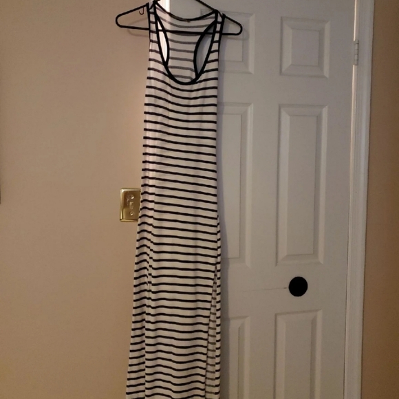 Finn & Clover Striped Maxi Dress with slit. NWOT - Picture 1 of 4